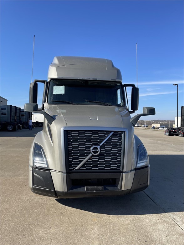 2020 VOLVO VNL64T760 8011782488