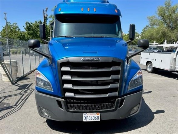 2020 FREIGHTLINER CASCADIA 126 8025788037