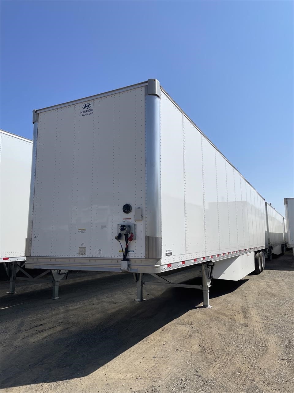 Hyundai dry van store trailers for sale